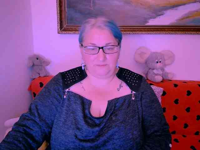 MarryBigBoobs1 webcam