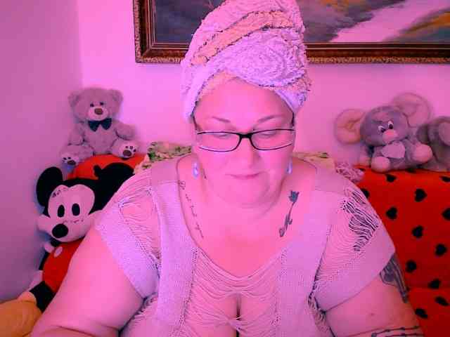 MarryBigBoobs1 webcam