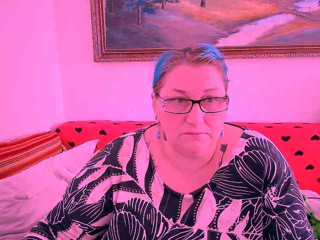 MarryBigBoobs1 webcam