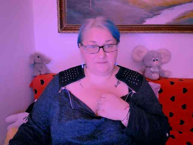 MarryBigBoobs1 webcam