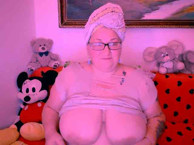 MarryBigBoobs1 webcam