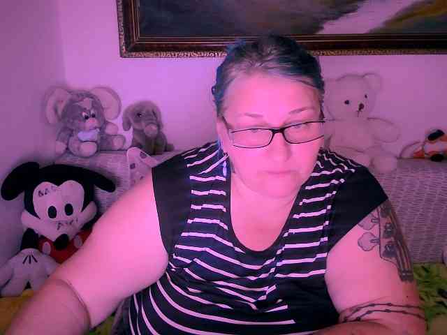 MarryBigBoobs1 webcam