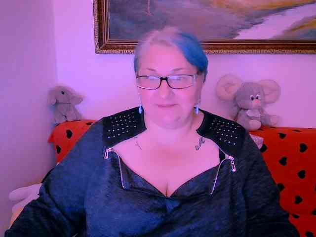 MarryBigBoobs1 webcam