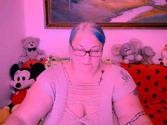 MarryBigBoobs1 webcam