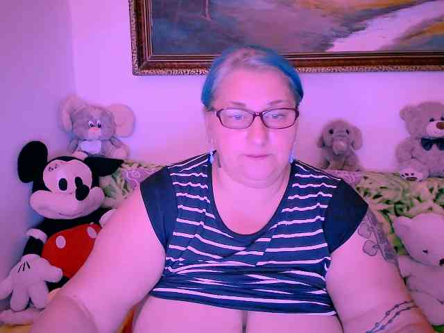 MarryBigBoobs1 webcam