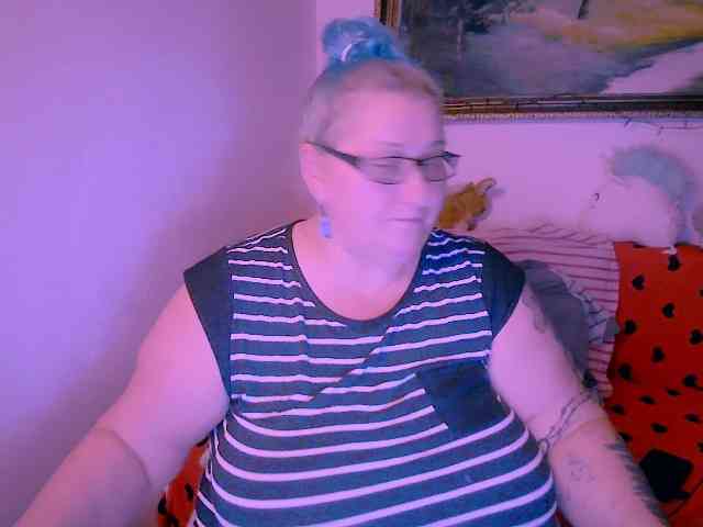 MarryBigBoobs1 webcam