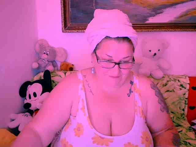 MarryBigBoobs1 webcam