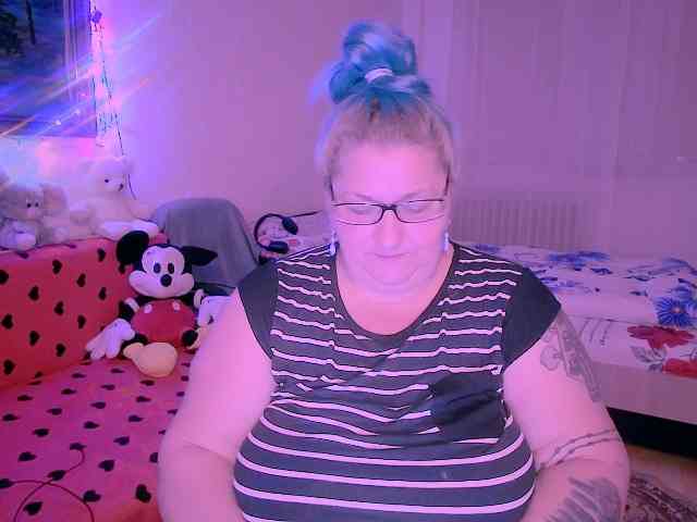 MarryBigBoobs1 webcam