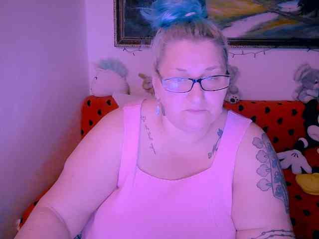 MarryBigBoobs1 webcam