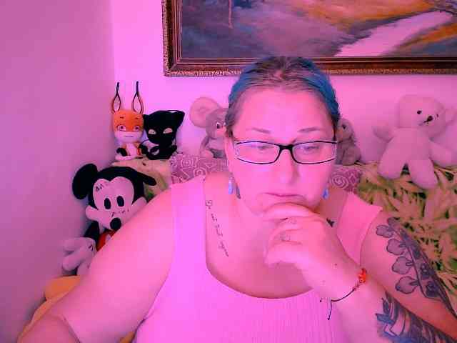 MarryBigBoobs1 webcam