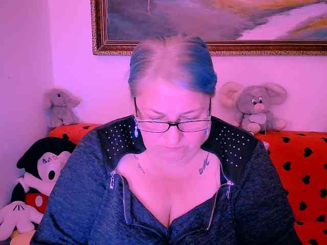 MarryBigBoobs1 webcam