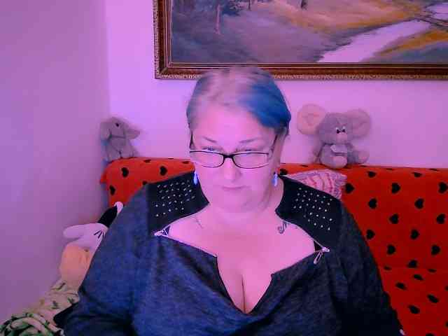 MarryBigBoobs1 webcam