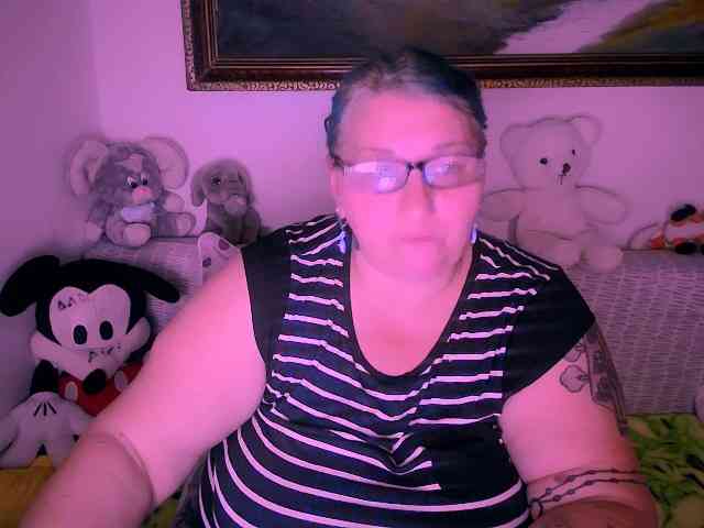 MarryBigBoobs1 webcam