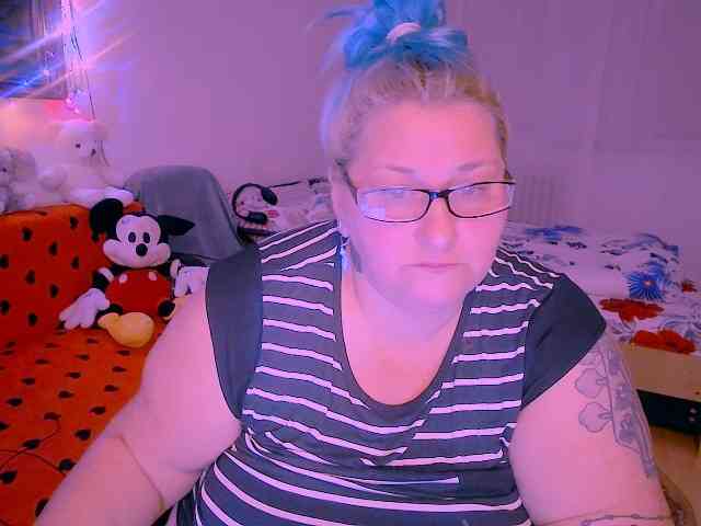 MarryBigBoobs1 webcam