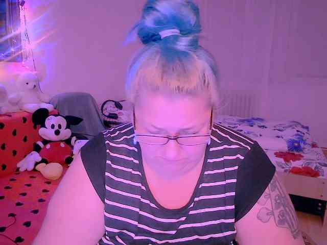 MarryBigBoobs1 webcam