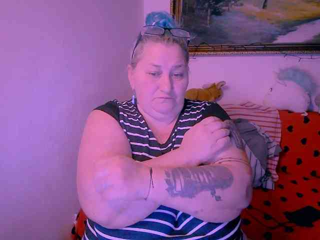 MarryBigBoobs1 webcam