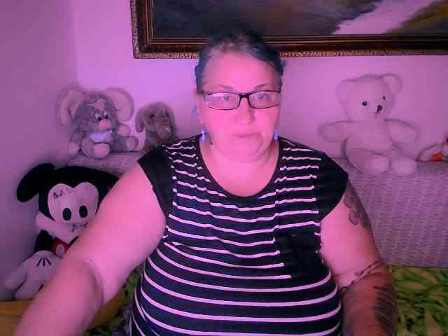 MarryBigBoobs1 webcam