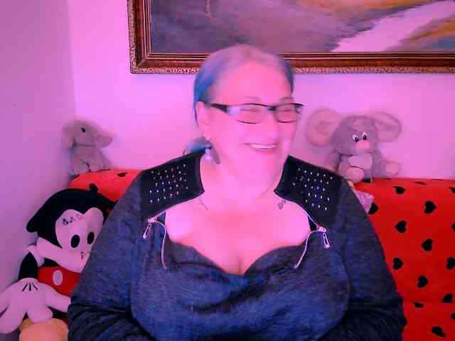 MarryBigBoobs1 webcam