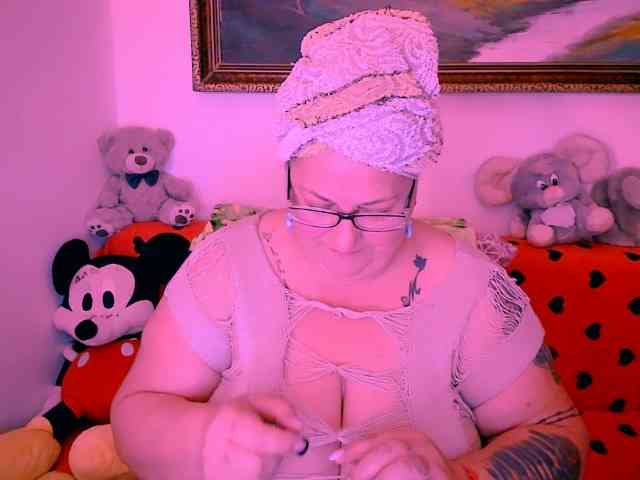 MarryBigBoobs1 webcam