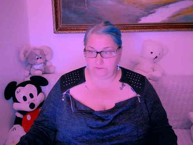 MarryBigBoobs1 webcam