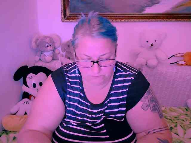 MarryBigBoobs1 webcam