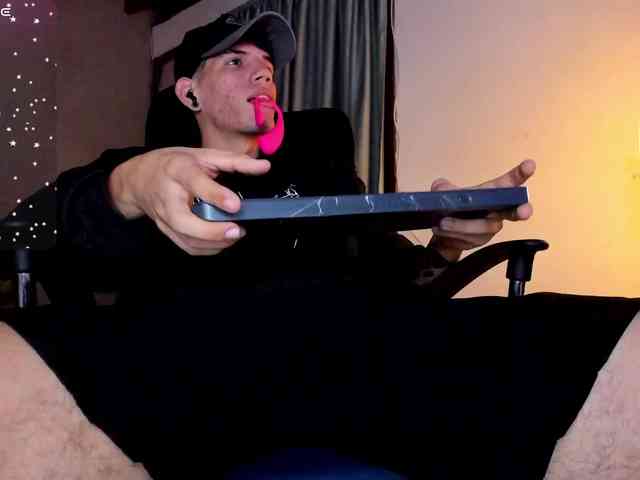 david-huge david-huge