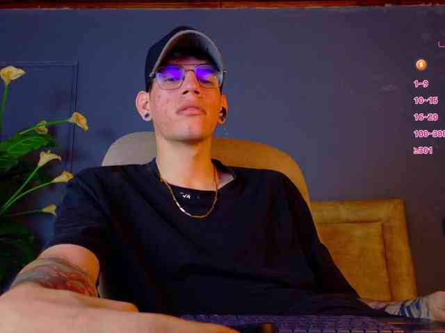 david-huge david-huge