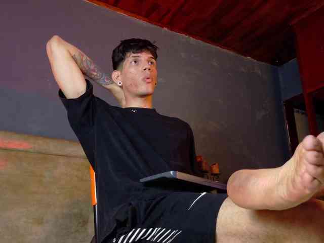 david-huge david-huge