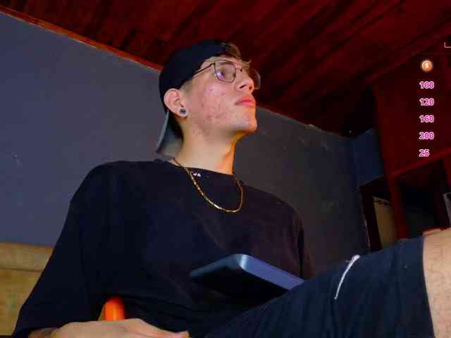 david-huge david-huge