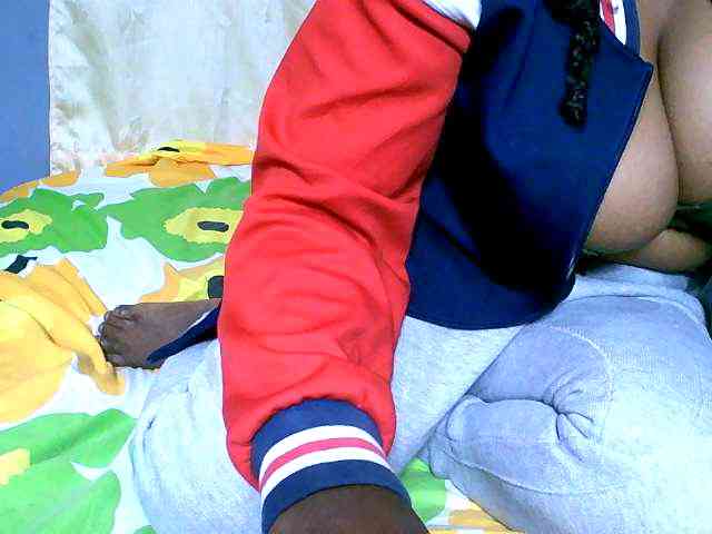 Elisahh webcam