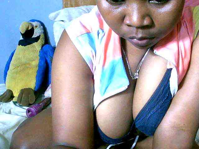 Elisahh webcam