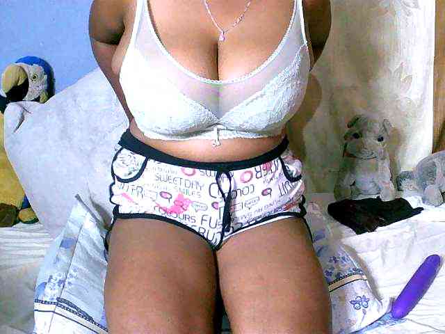 Elisahh webcam