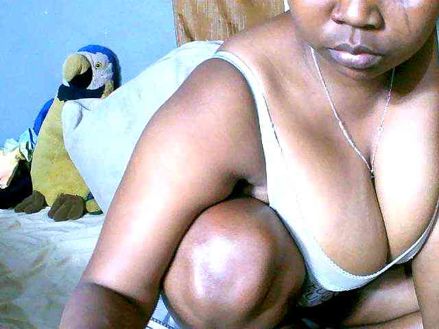 Elisahh webcam