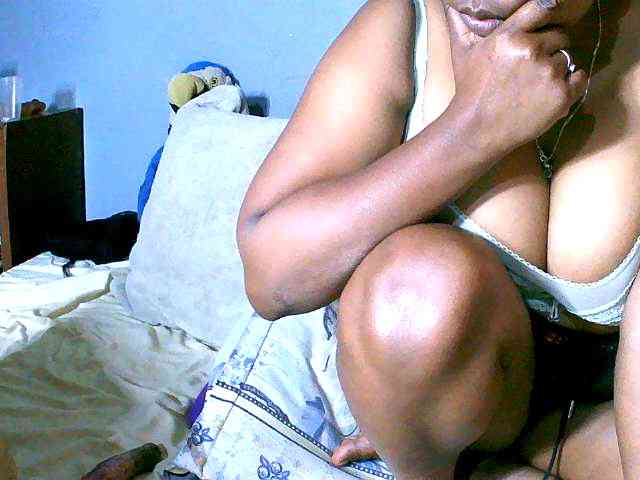 Elisahh webcam