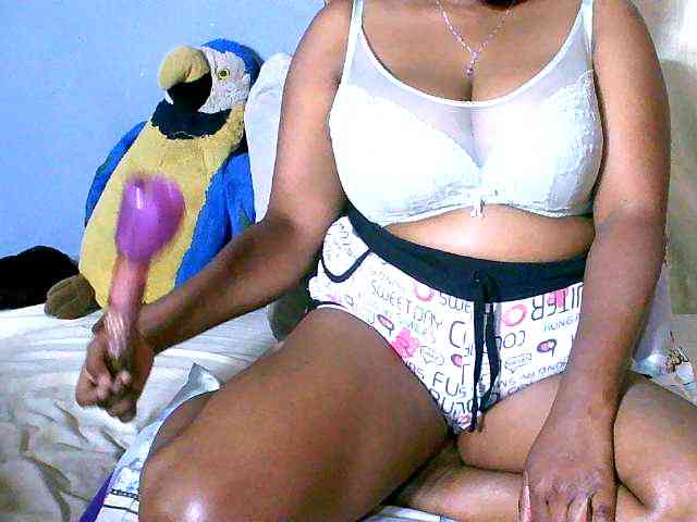 Elisahh webcam