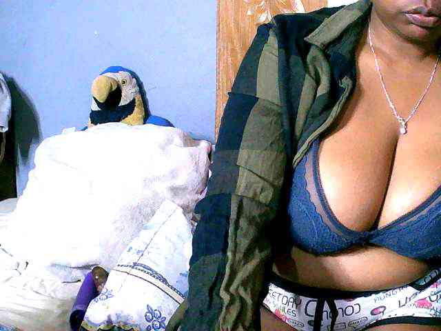 Elisahh webcam