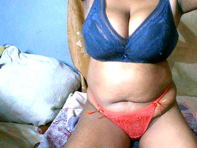 Elisahh webcam