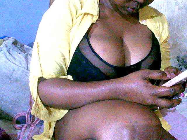 Elisahh webcam
