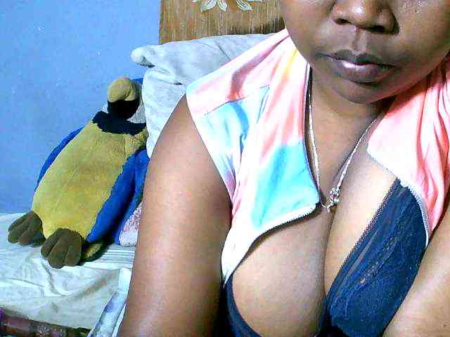 Elisahh webcam