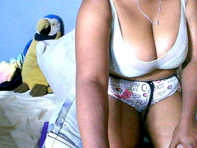 Elisahh webcam
