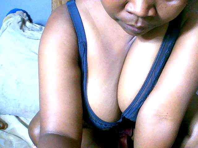 Elisahh webcam