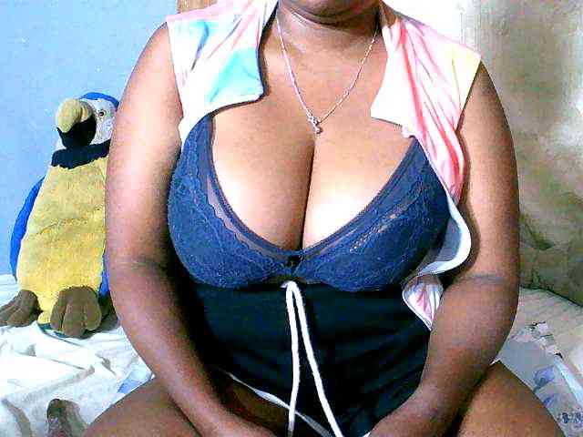 Elisahh webcam