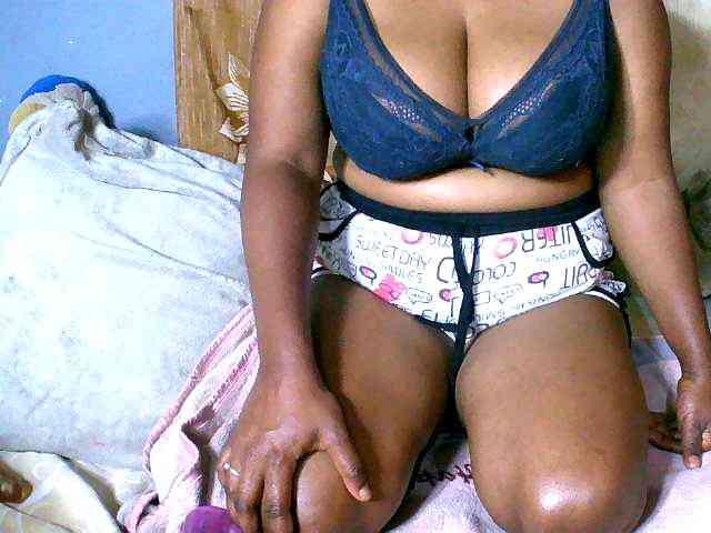 Elisahh webcam