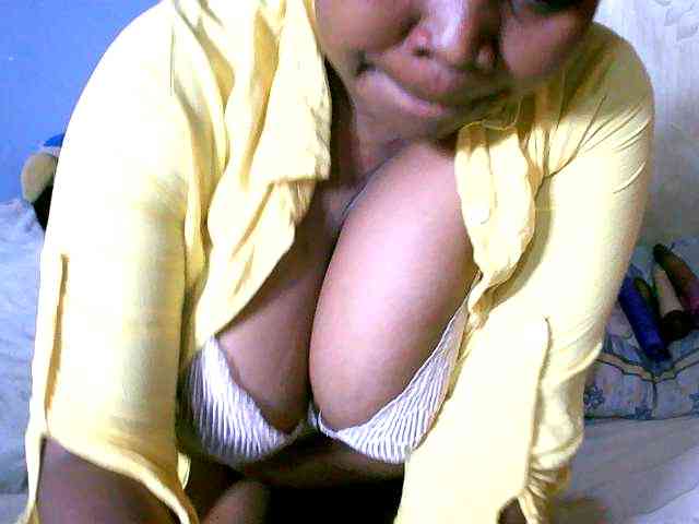 Elisahh webcam