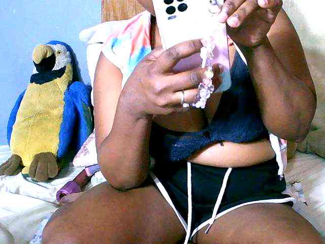 Elisahh webcam