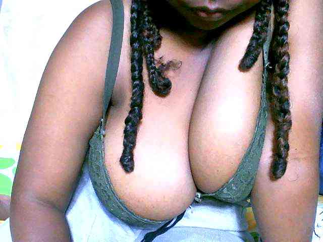 Elisahh webcam
