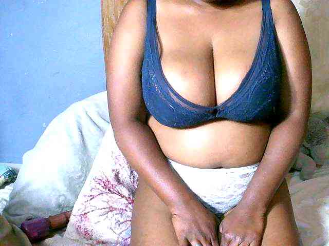 Elisahh webcam