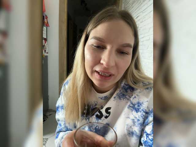 MonicaMilf's BongaCams show and profile