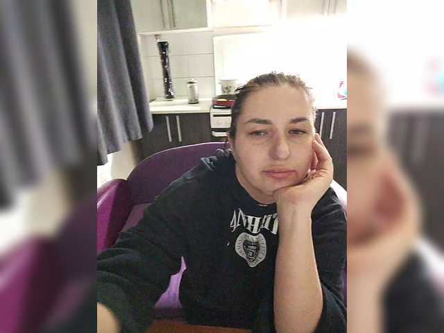 MonicaMilf's BongaCams show and profile