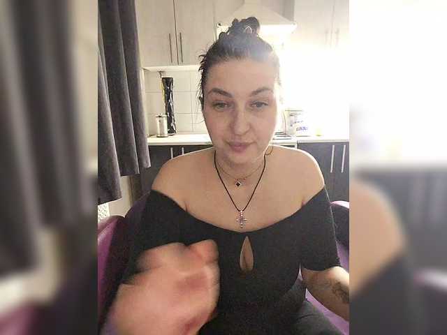 MonicaMilf's BongaCams show and profile